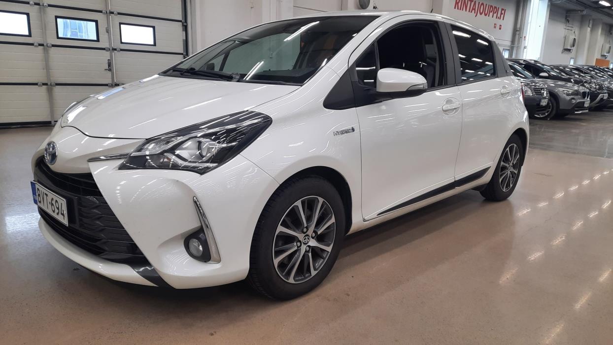 TOYOTA Yaris 2019