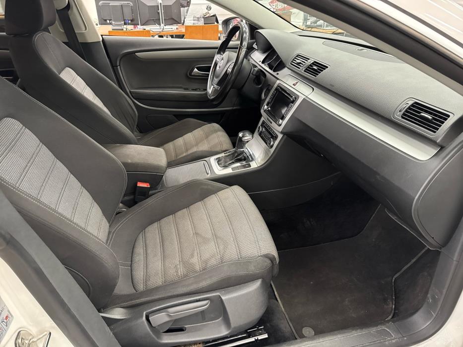 VOLKSWAGEN Passat CC 2009