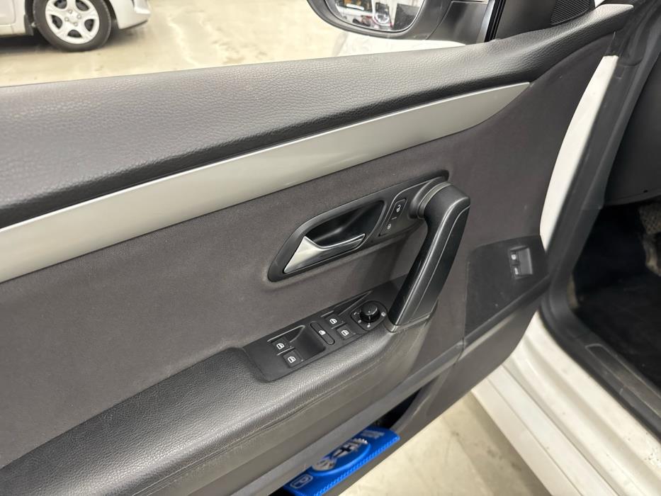 VOLKSWAGEN Passat CC 2009