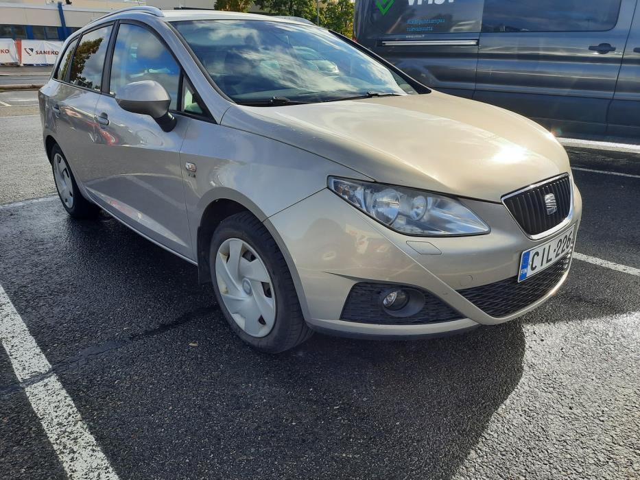 SEAT Ibiza ST 2011