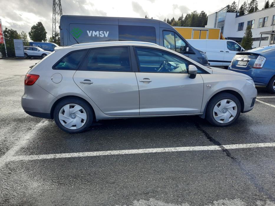 SEAT Ibiza ST 2011
