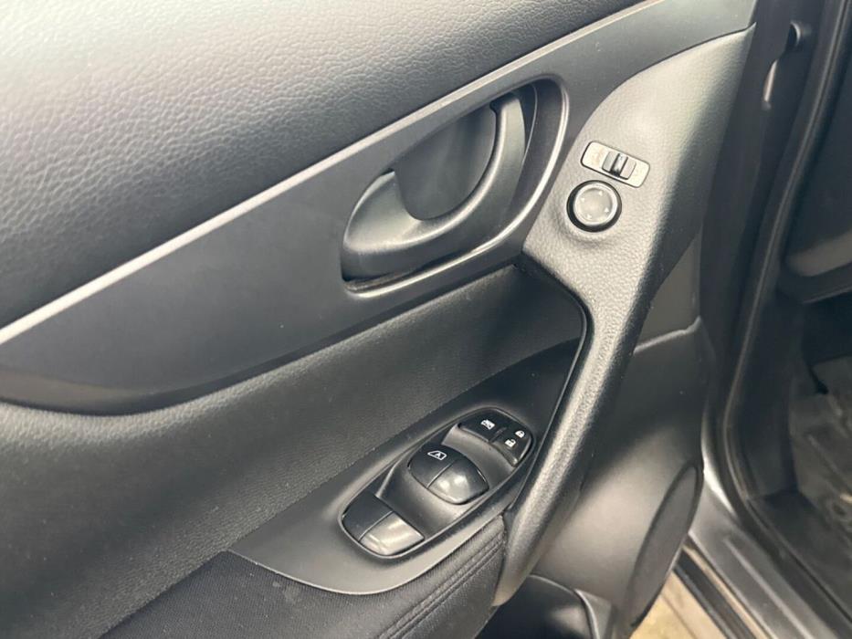 NISSAN Qashqai 2015