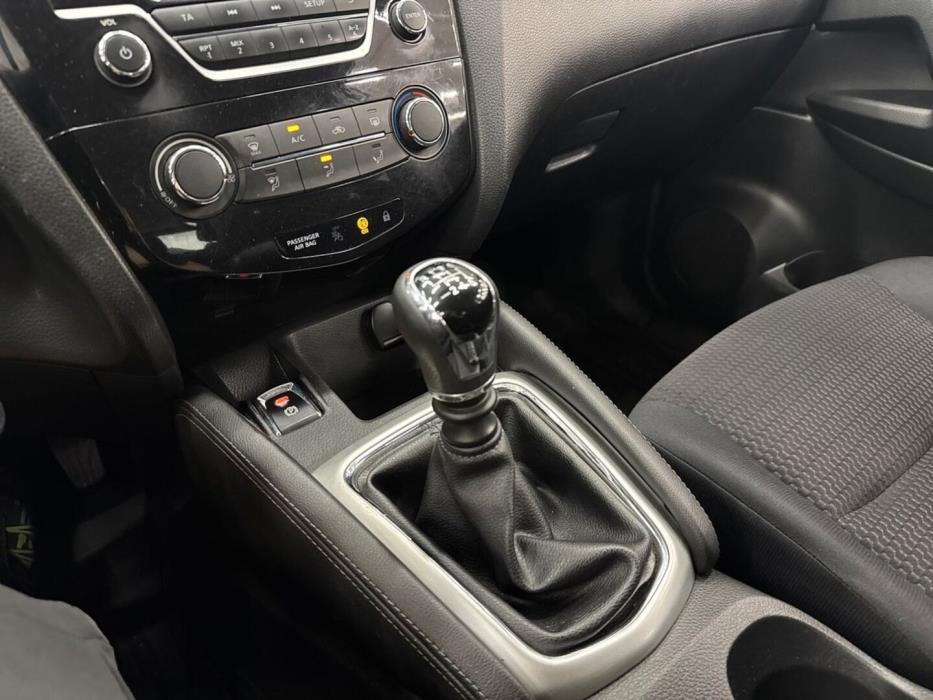 NISSAN Qashqai 2015