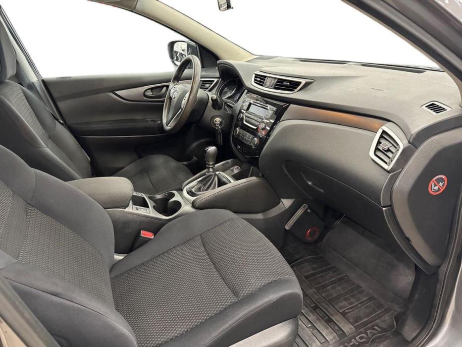 NISSAN Qashqai 2015