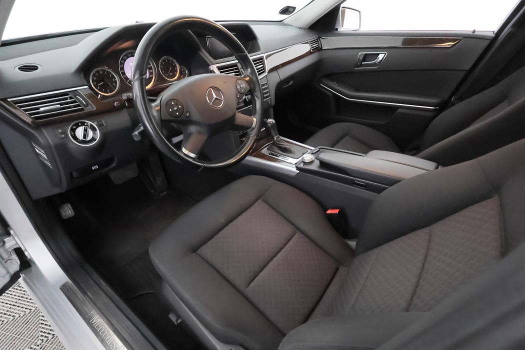 MERCEDES-BENZ E 2010