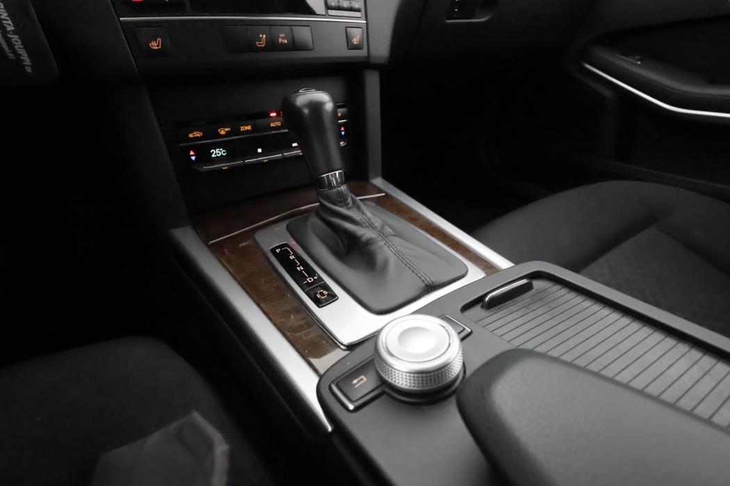 MERCEDES-BENZ E 2010