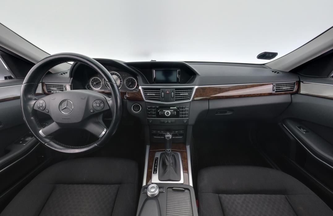 MERCEDES-BENZ E 2010