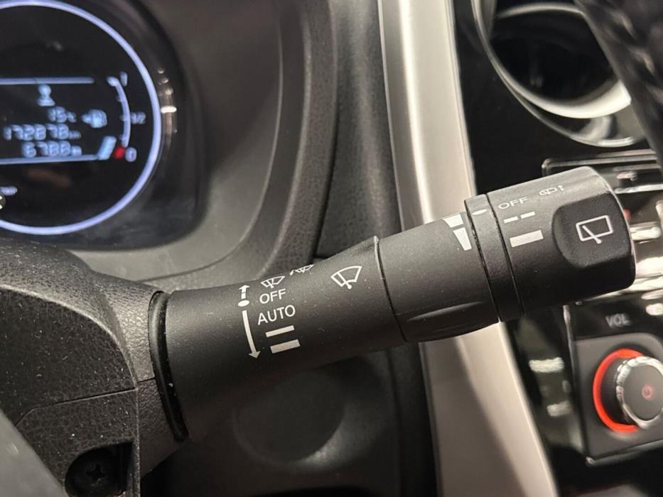 NISSAN Note 2015