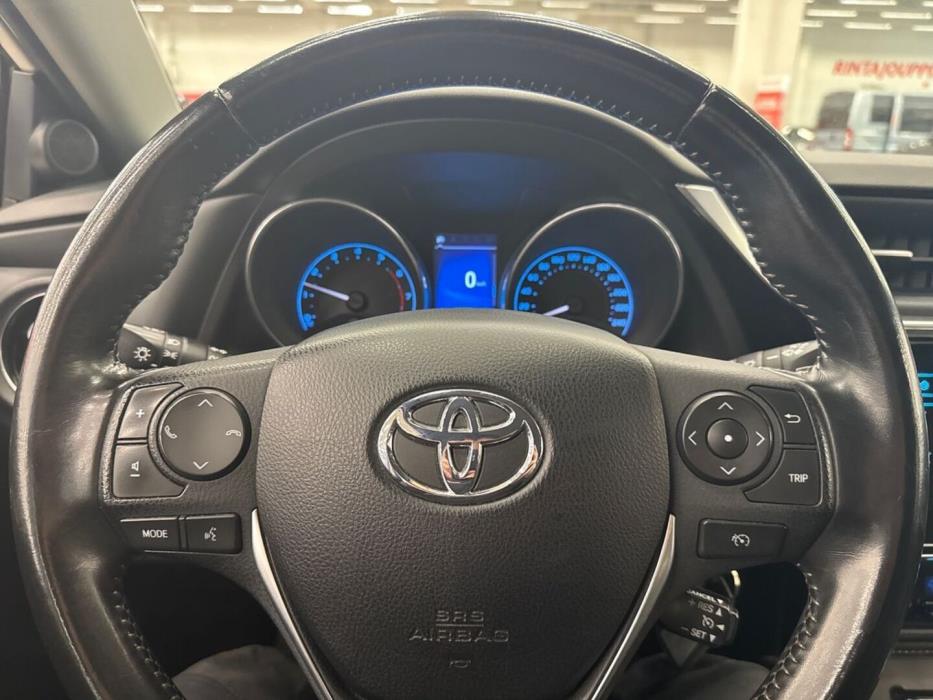 TOYOTA Auris 2017