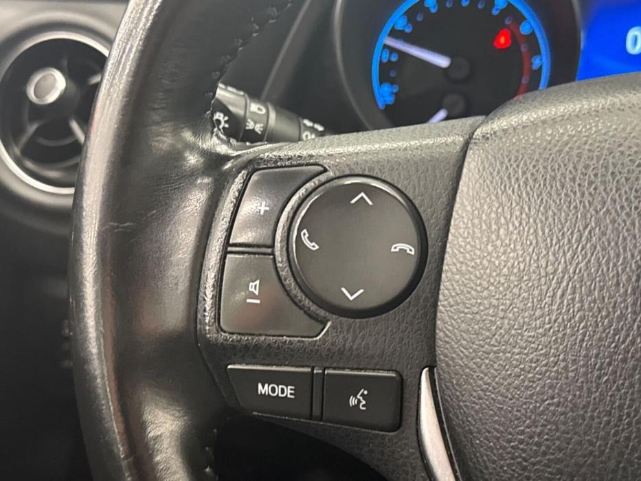 TOYOTA Auris 2017