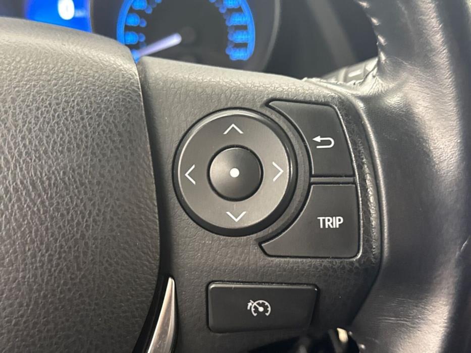 TOYOTA Auris 2017