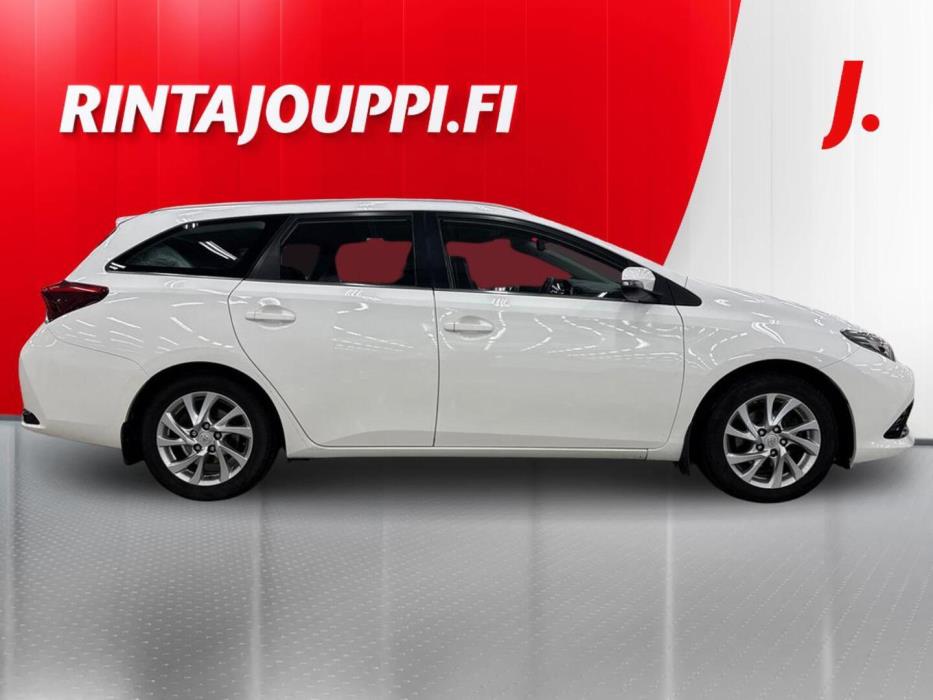 TOYOTA Auris 2017