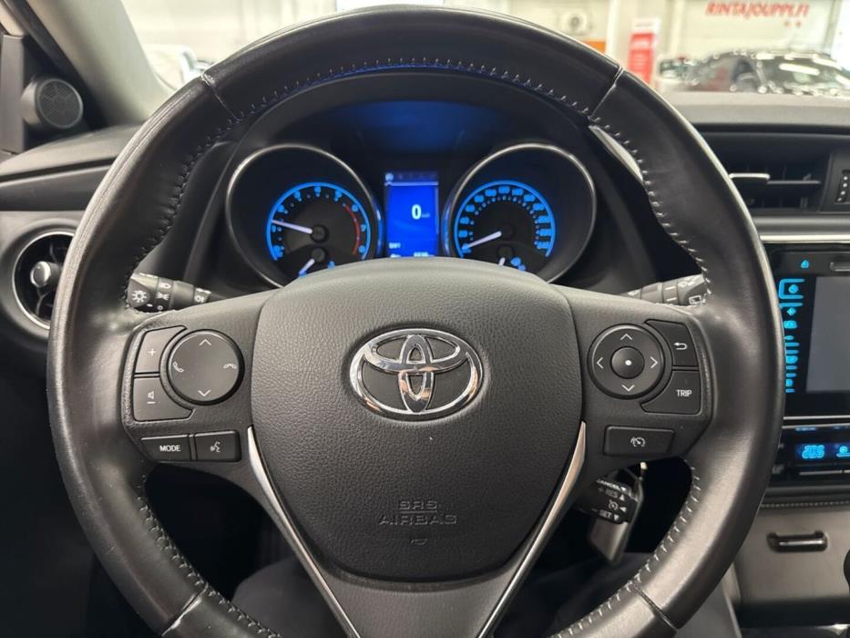 TOYOTA Auris 2017