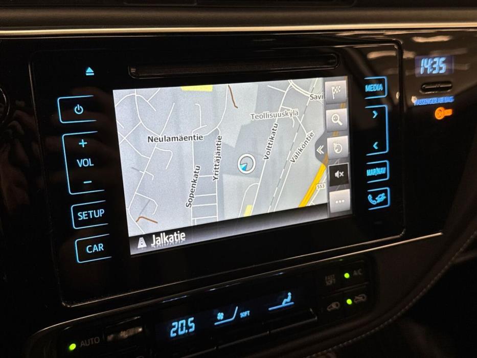 TOYOTA Auris 2017
