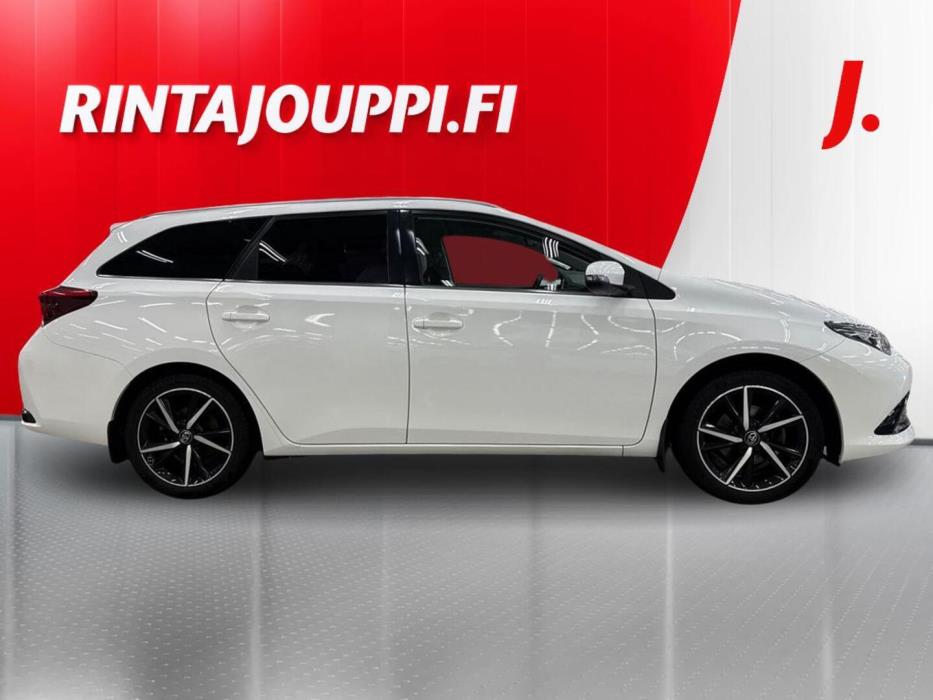 TOYOTA Auris 2017