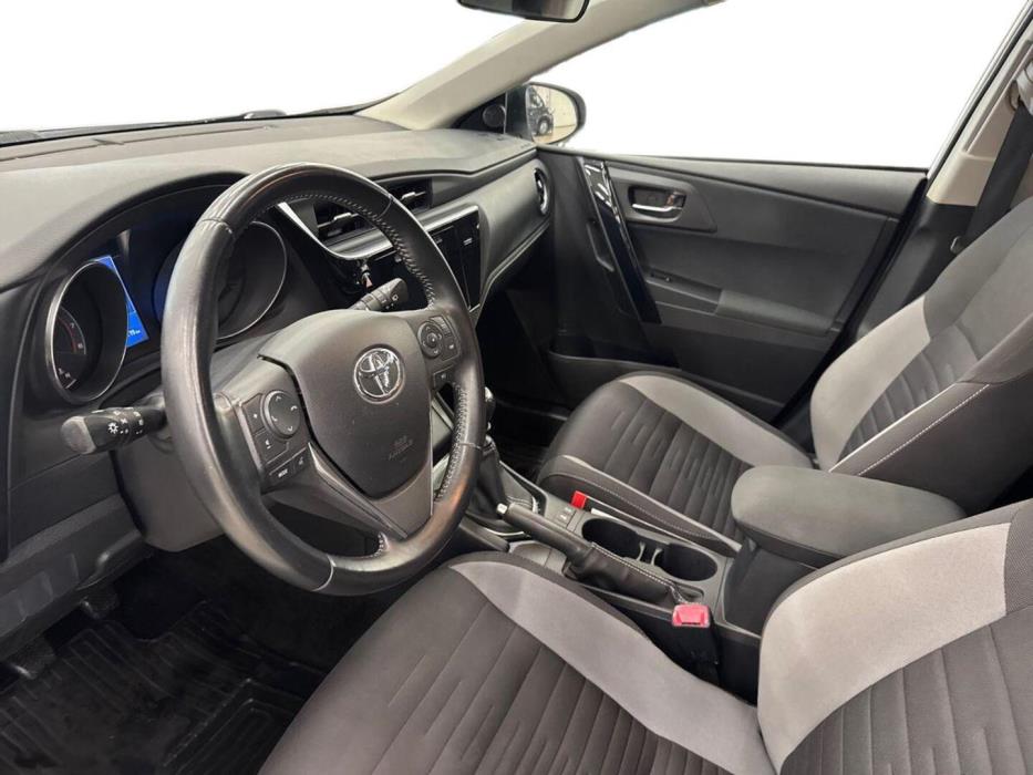 TOYOTA Auris 2017