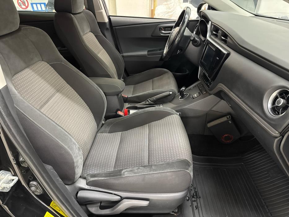 TOYOTA Auris 2018