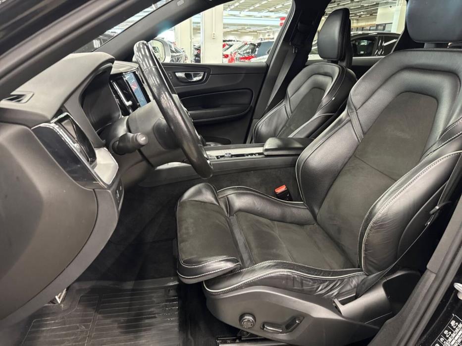 VOLVO XC60 2018