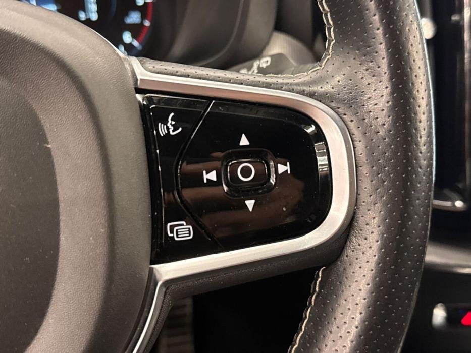 VOLVO XC60 2018