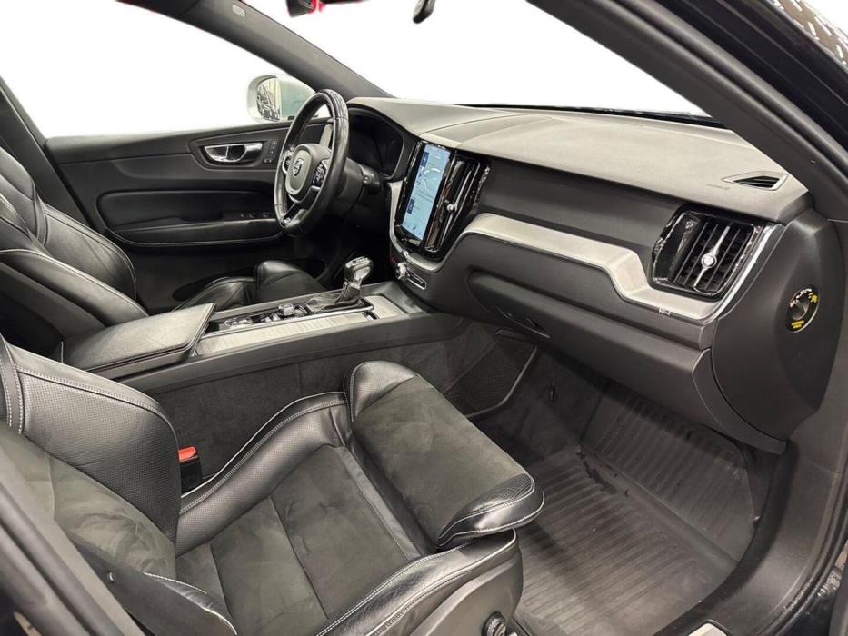 VOLVO XC60 2018