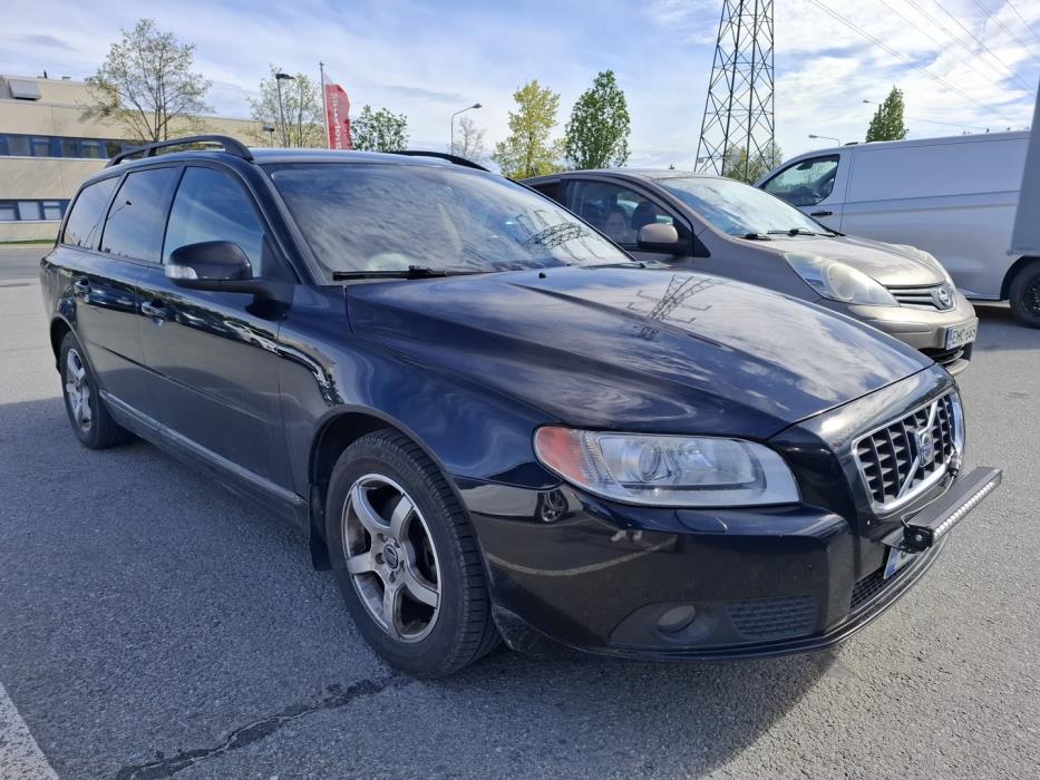 VOLVO V70 2009