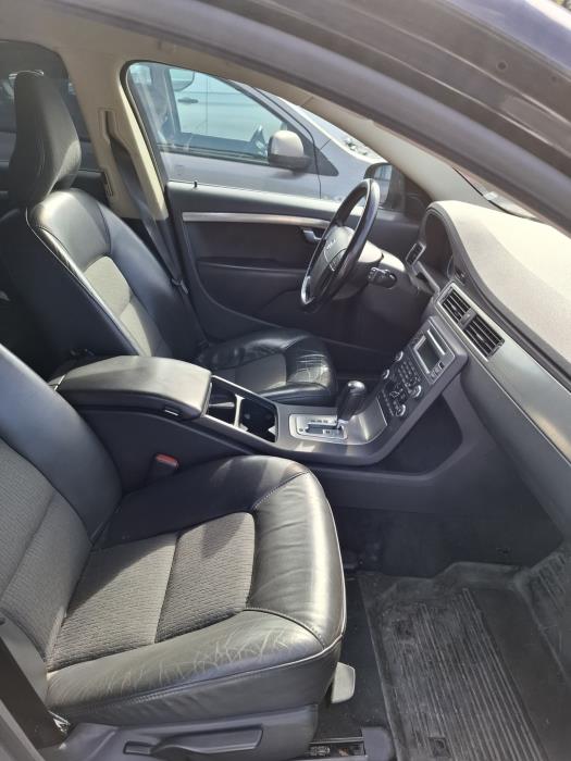 VOLVO V70 2009