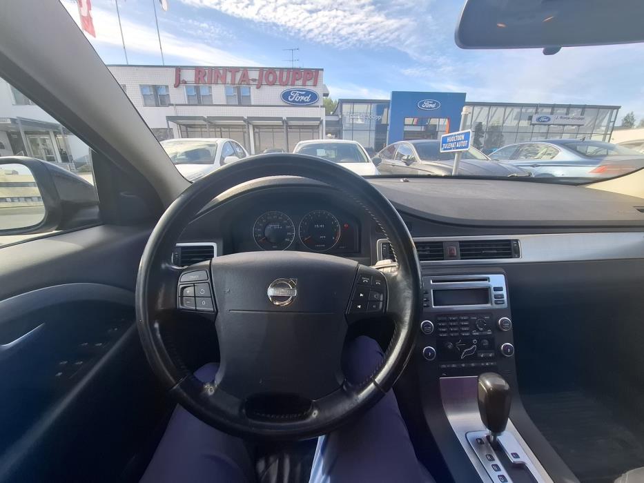 VOLVO V70 2009