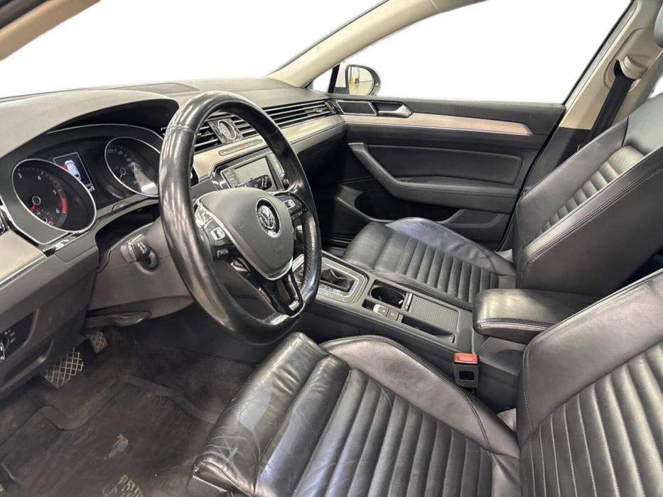 VOLKSWAGEN Passat 2015