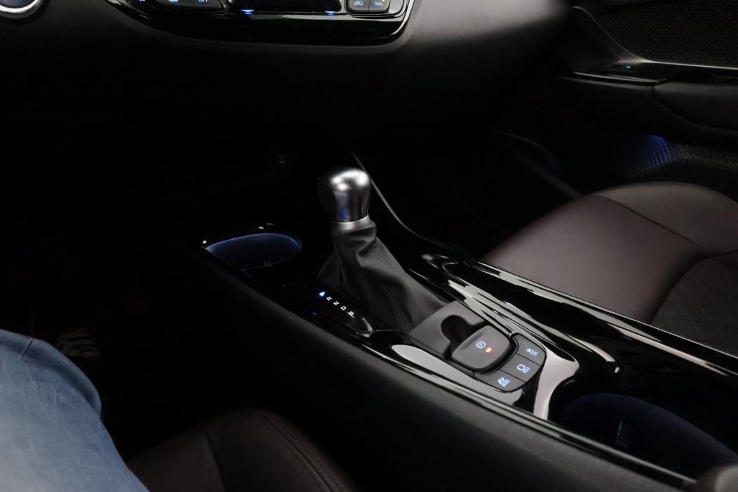 TOYOTA C-HR 2019