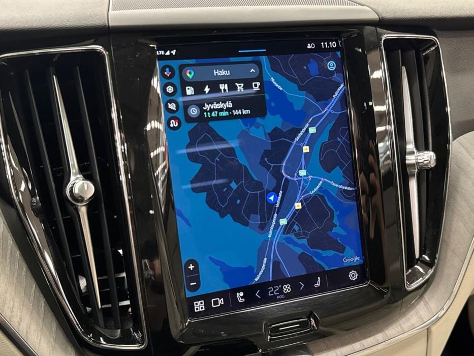 VOLVO XC60 2023