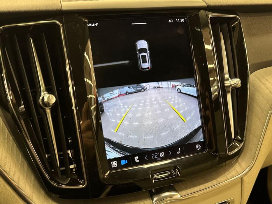 VOLVO XC60 2023
