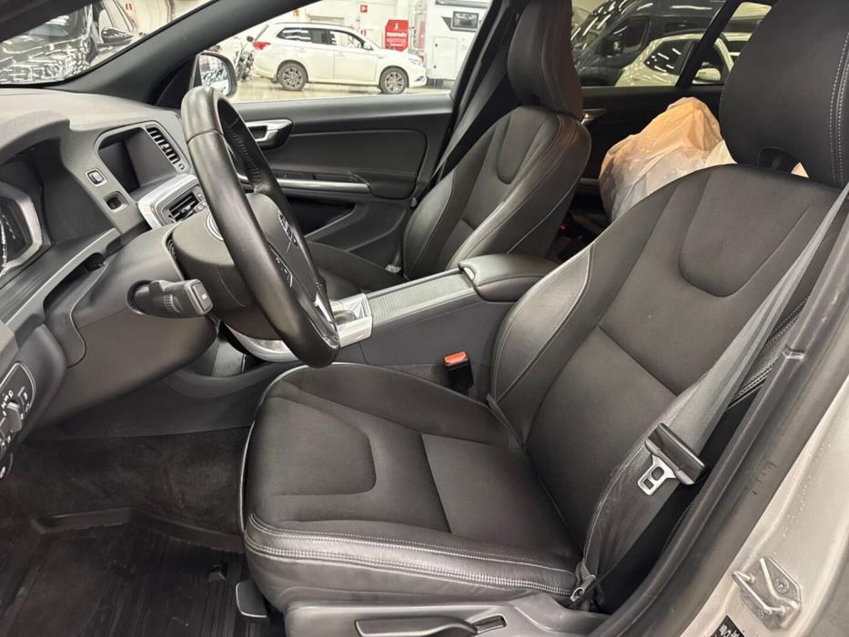 VOLVO V60 2018