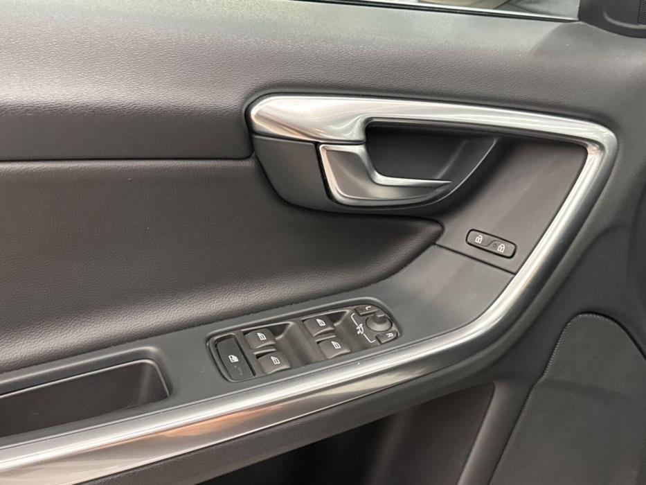 VOLVO V60 2018