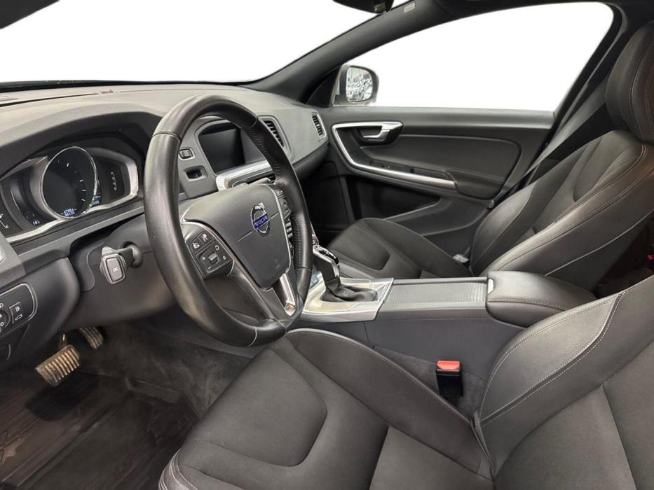 VOLVO V60 2018