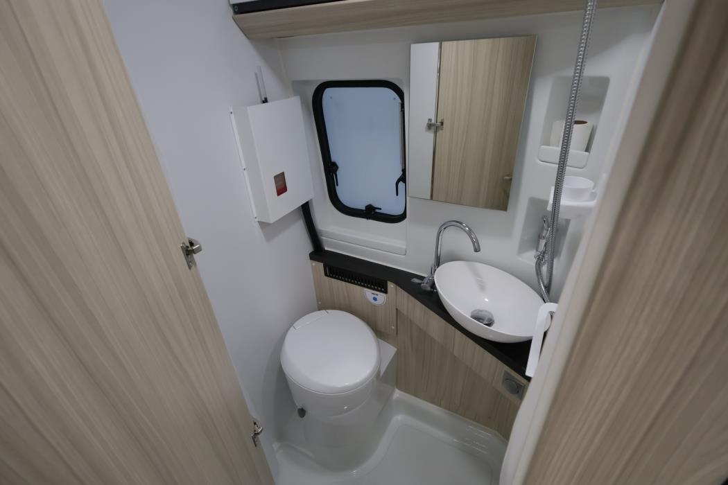 ADRIA TWIN AXESS 640 SL 2024