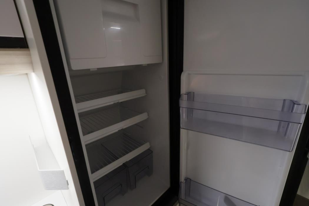 ADRIA TWIN AXESS 640 SL 2024