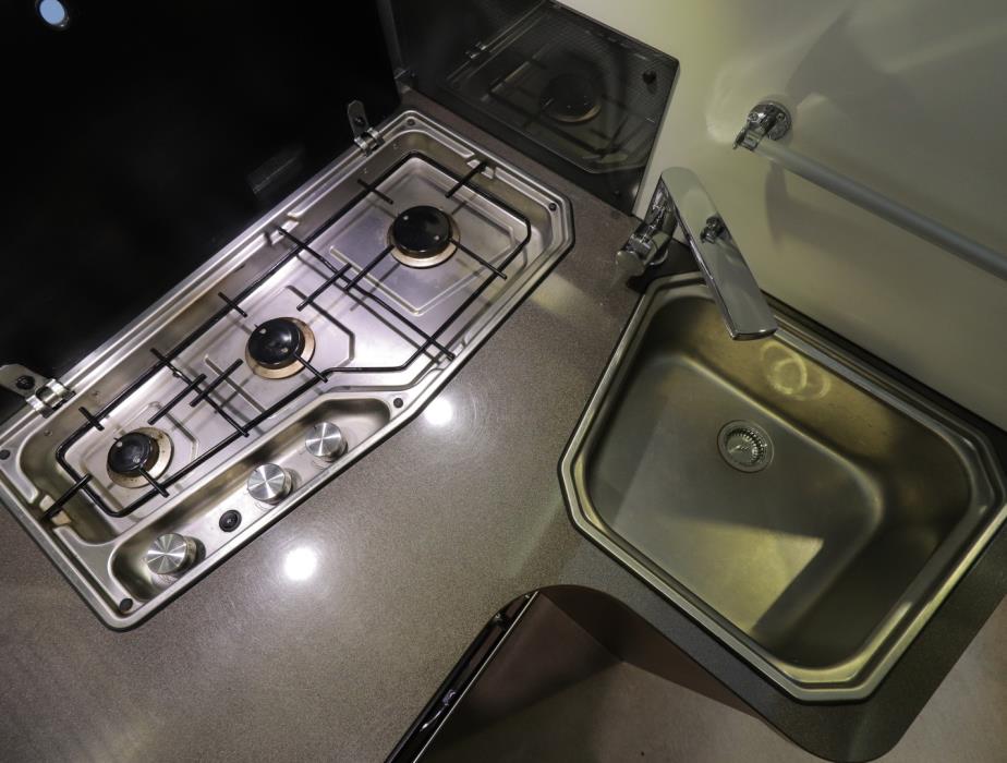 ADRIA Matrix Supreme M 687 SL 2016