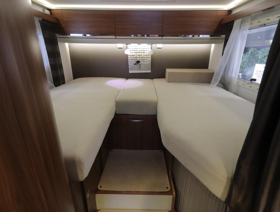 ADRIA Matrix Supreme M 687 SL 2016