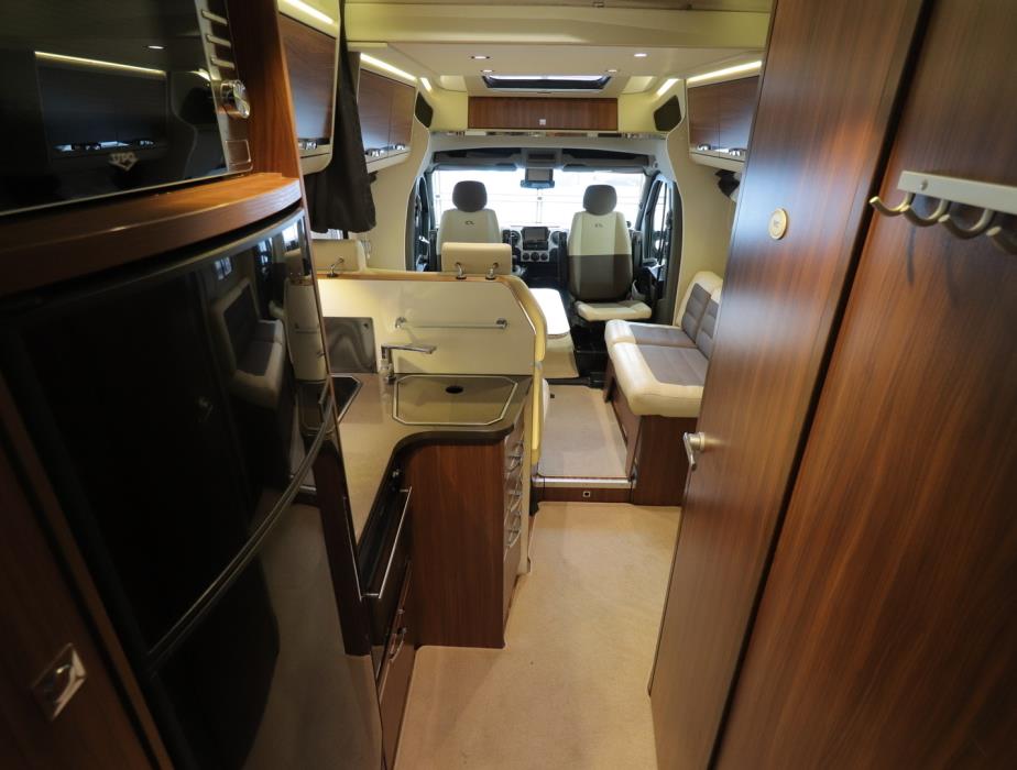 ADRIA Matrix Supreme M 687 SL 2016