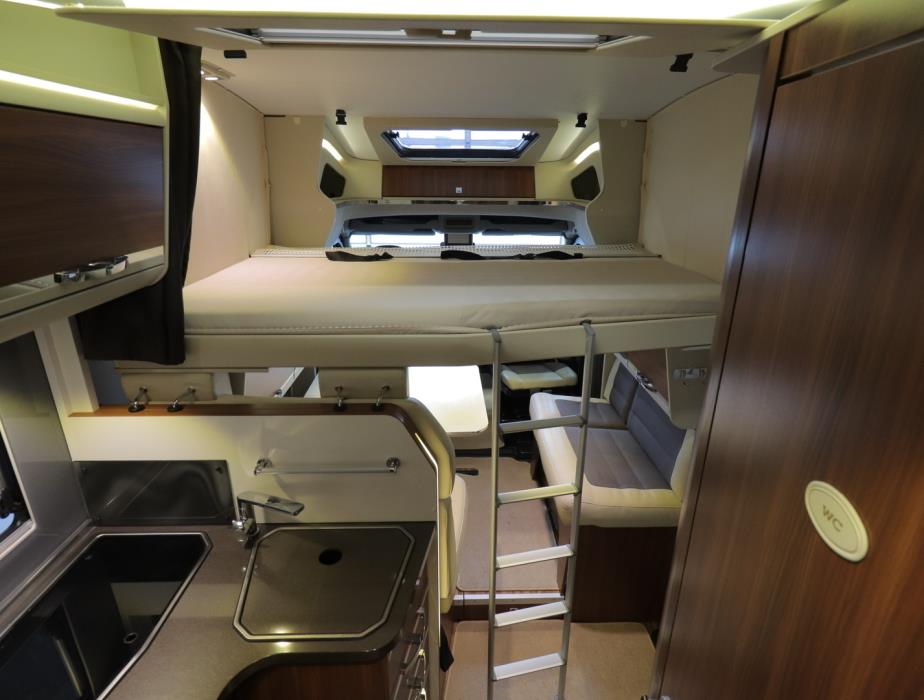 ADRIA Matrix Supreme M 687 SL 2016