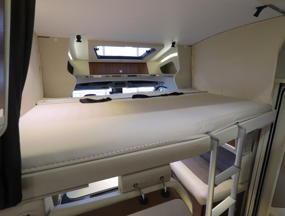 ADRIA Matrix Supreme M 687 SL 2016