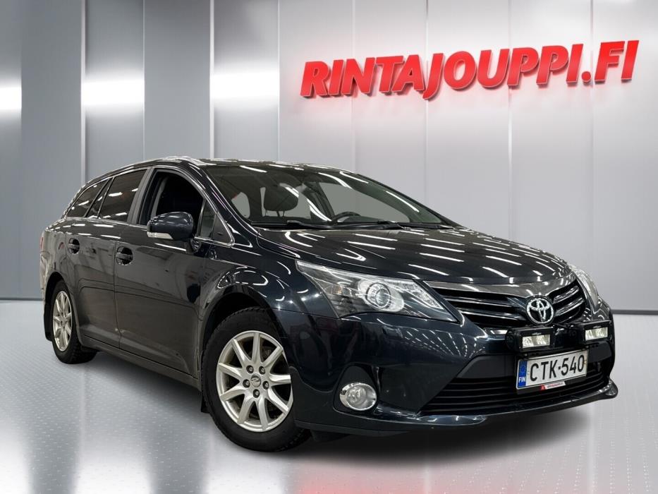 TOYOTA Avensis 2015