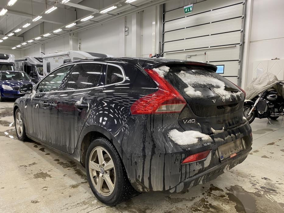 VOLVO V40 2015
