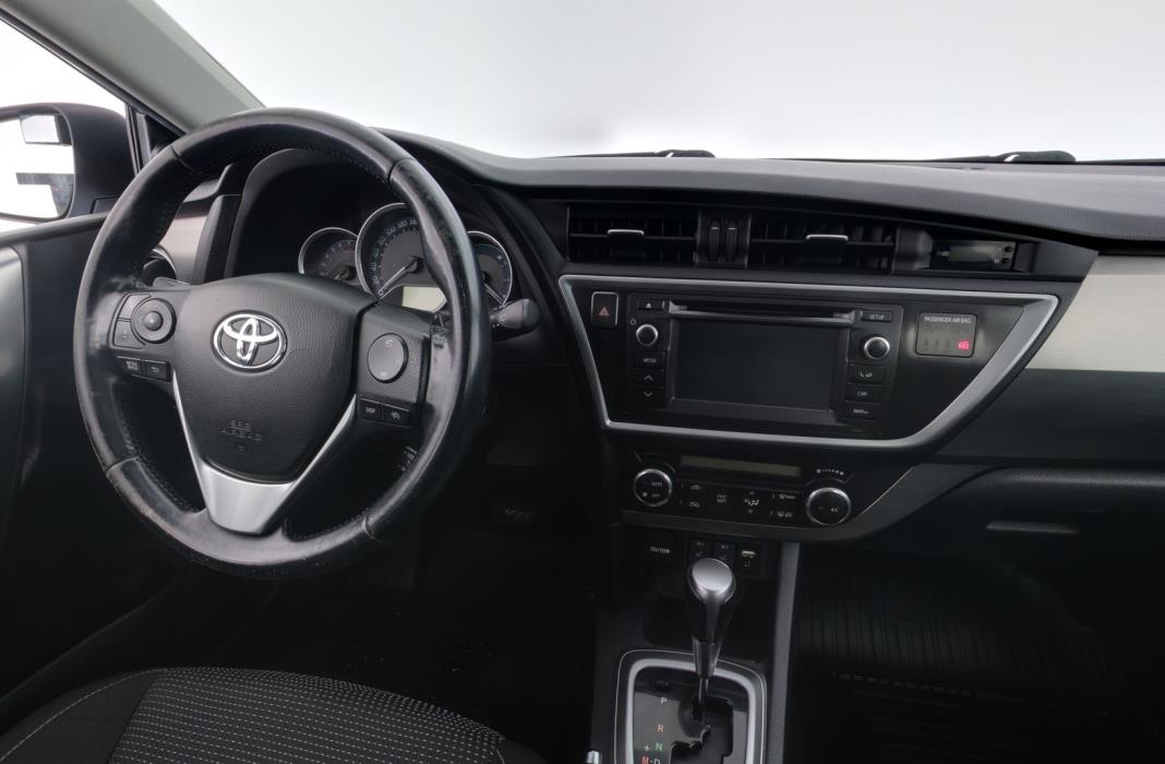 TOYOTA Auris 2013