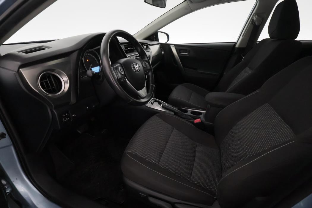 TOYOTA Auris 2013