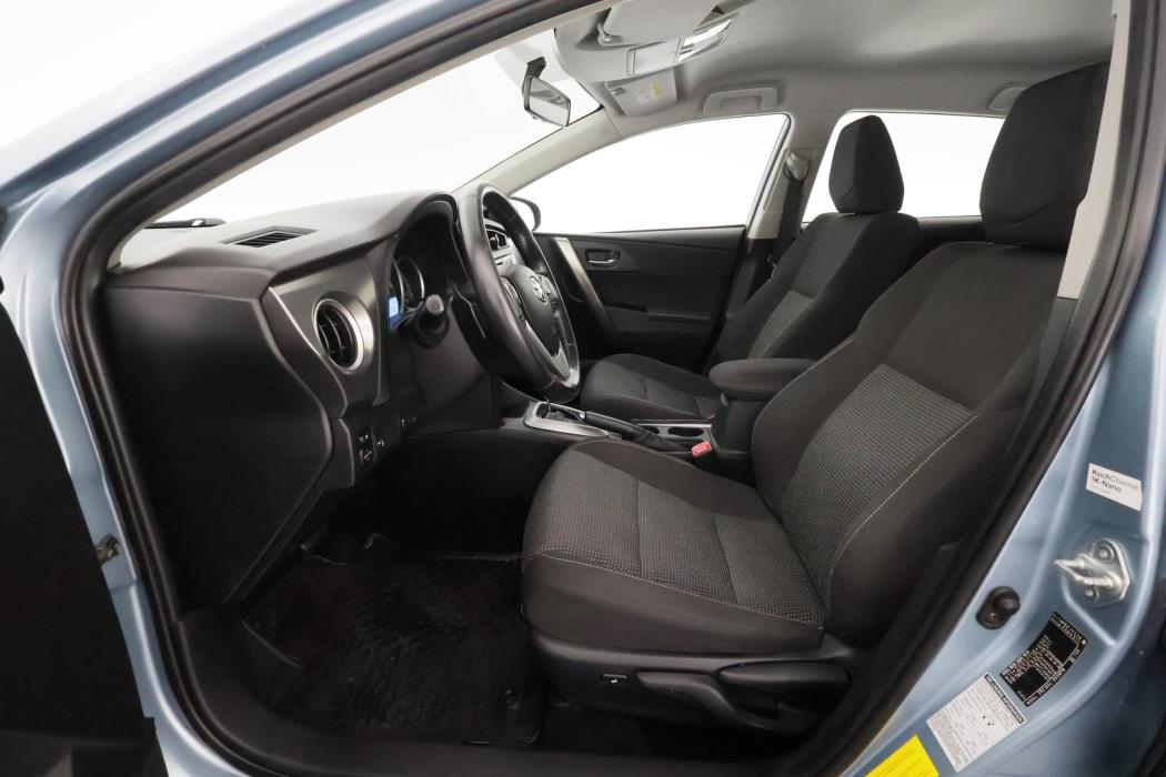 TOYOTA Auris 2013