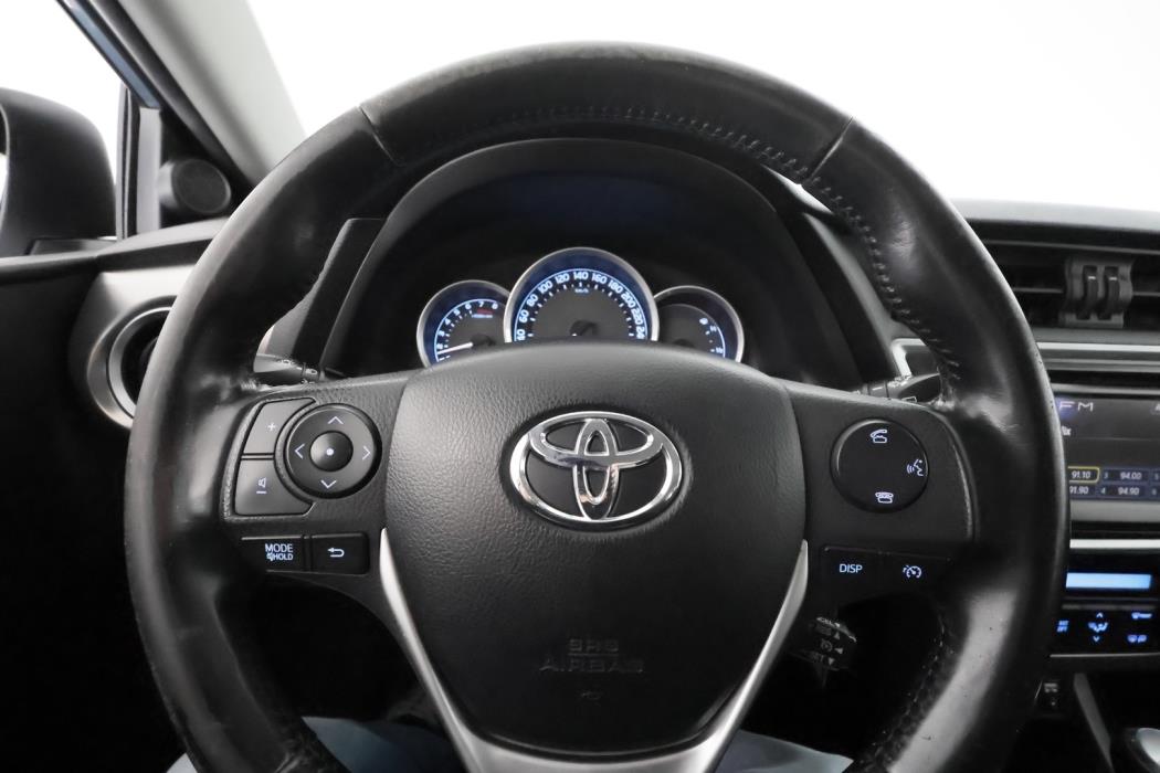 TOYOTA Auris 2013