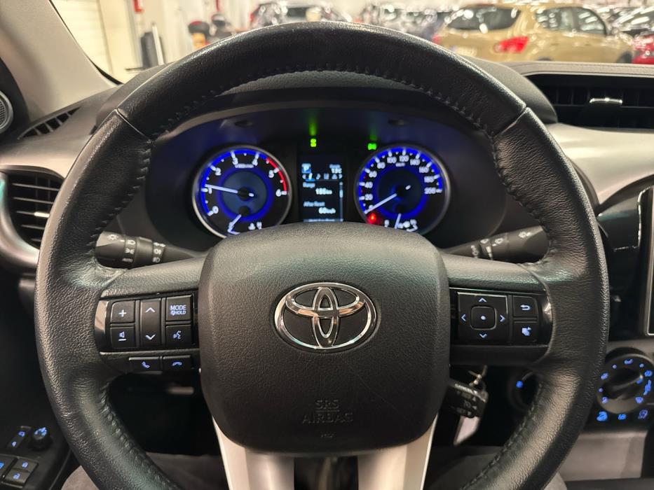 TOYOTA Hilux 2017