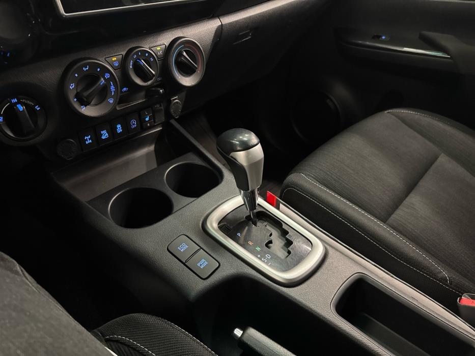 TOYOTA Hilux 2017