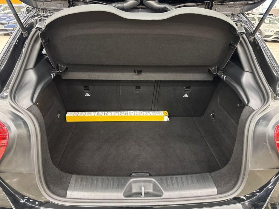 MERCEDES-BENZ A 2017